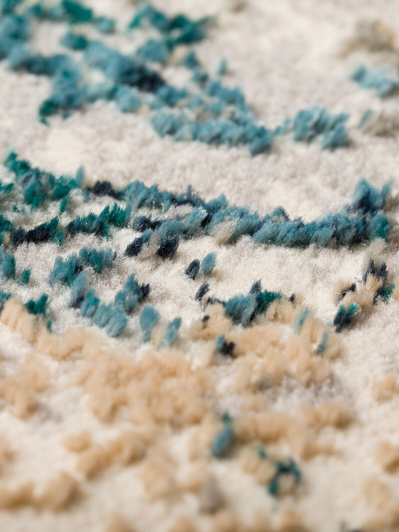 Karma KM23 Ivory 3'3" x 5'1" Rug