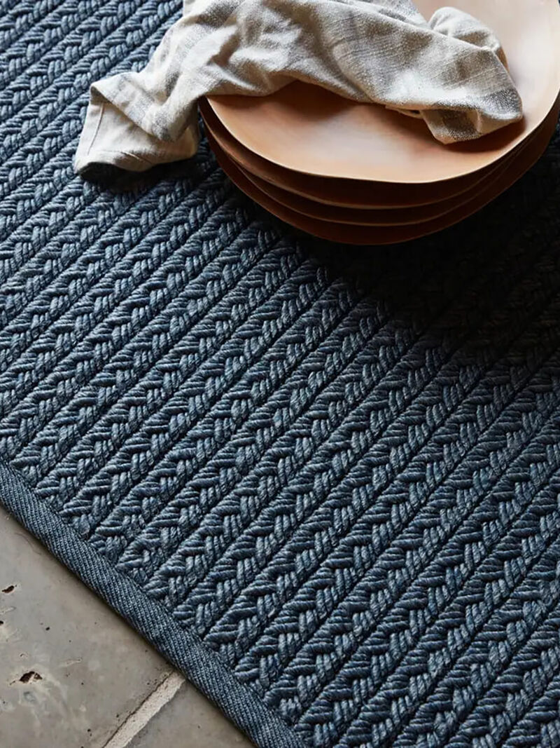 Nirvana Premium Iver Blue 5' x 8' Rug