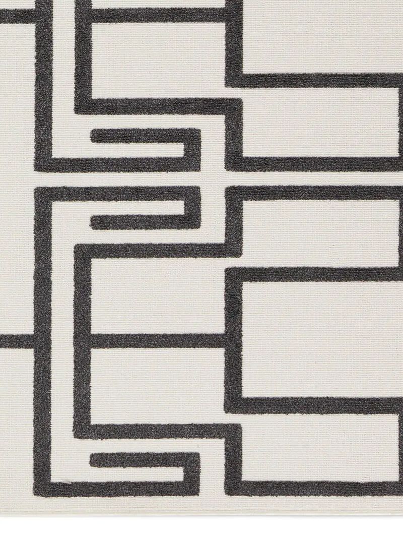 Kysa Odion White 5'3" x 7'6" Rug
