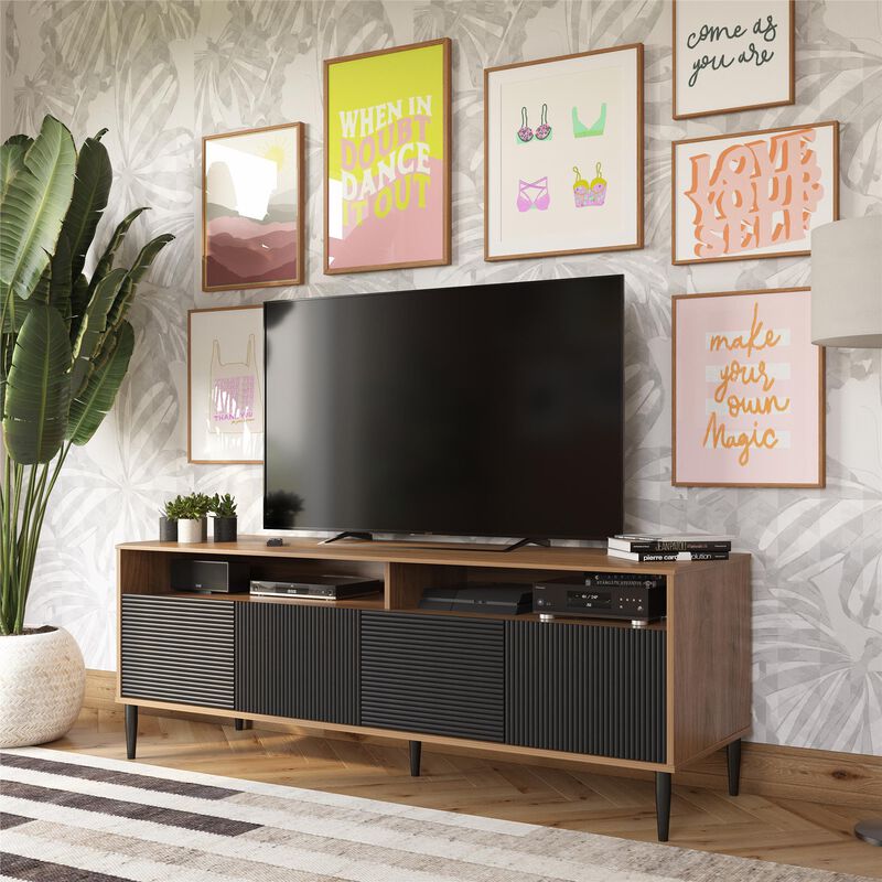Daphne TV Console
