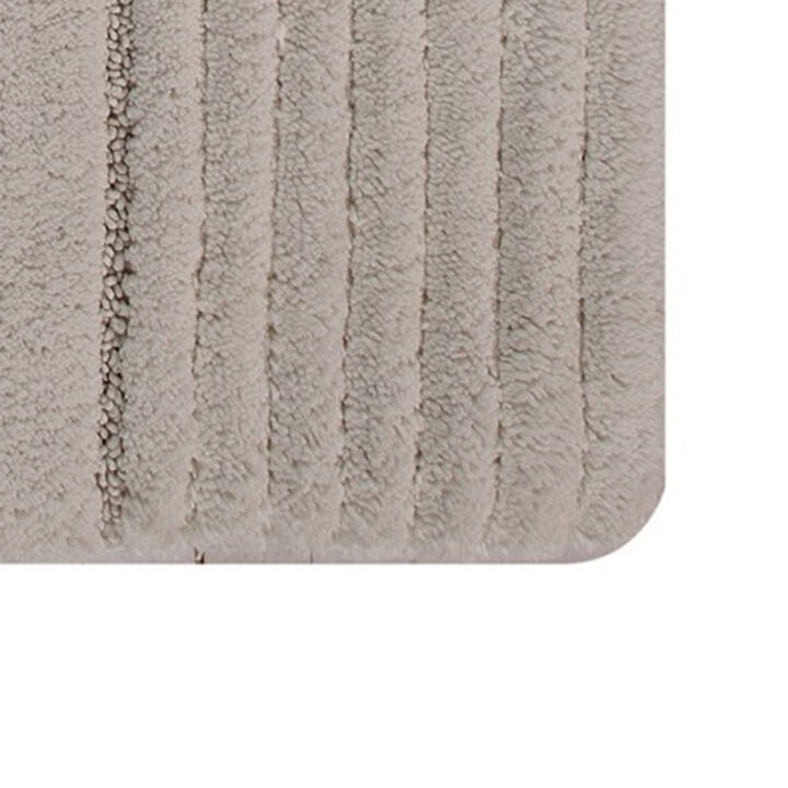 Knightsbridge Chakkar Board 220 GSF Non Skid Back Bath Rug 20 x 30 - Silver
