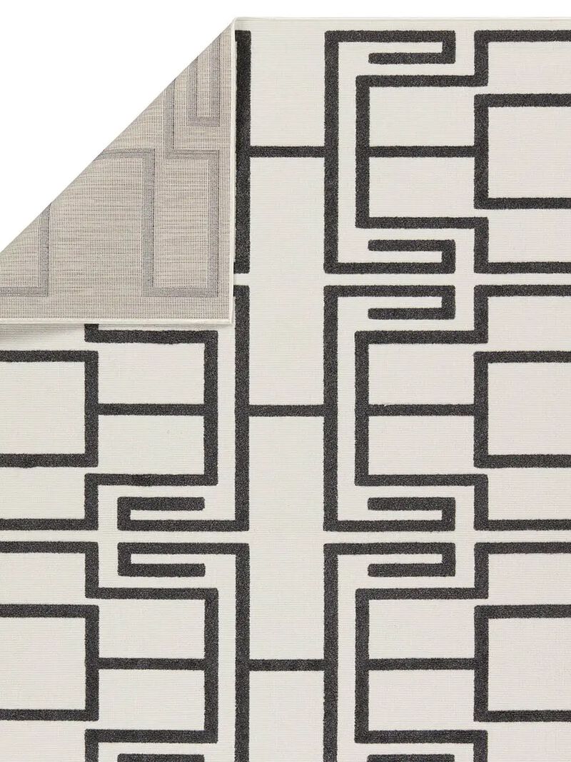 Kysa Odion White 5'3" x 7'6" Rug