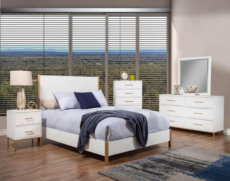 Madelyn Standard King Panel Bed