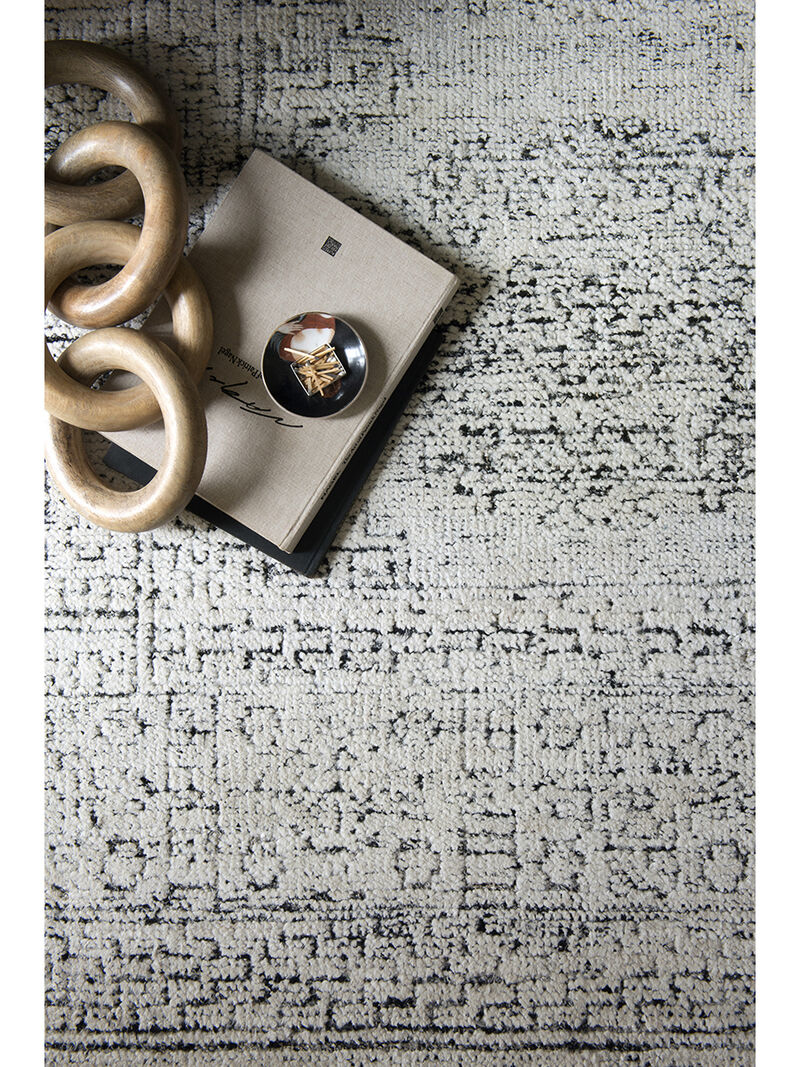 Vestige VQ01 White/Black 6' x 9' Rug