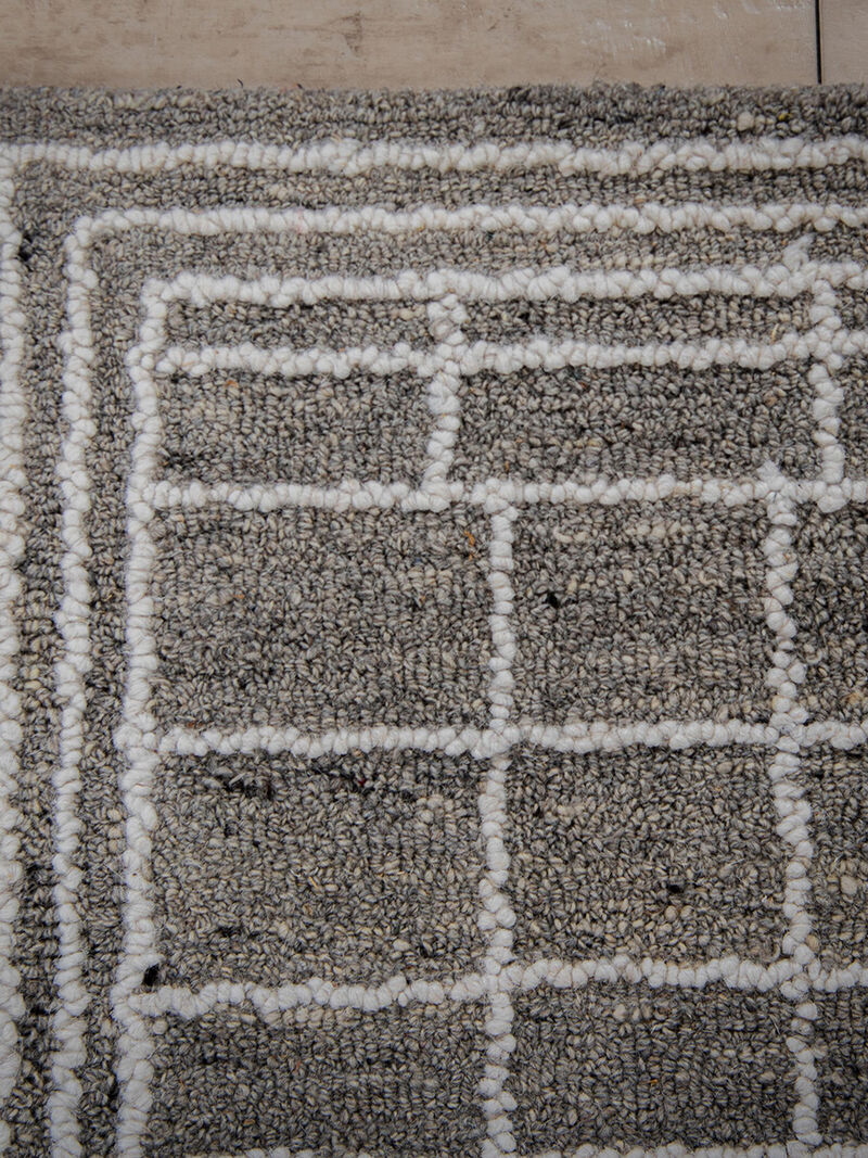 Lofton A07215 Gray 5' x 7'6" Rug