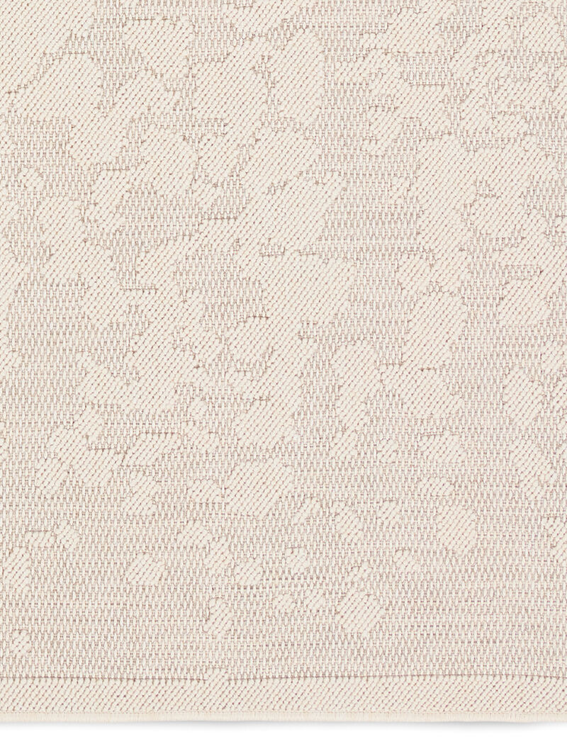 Continuum Parado x White 4' x 6' Rug