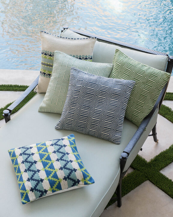 P0339 Aqua/Ivory 22"x22" Poly Pillow
