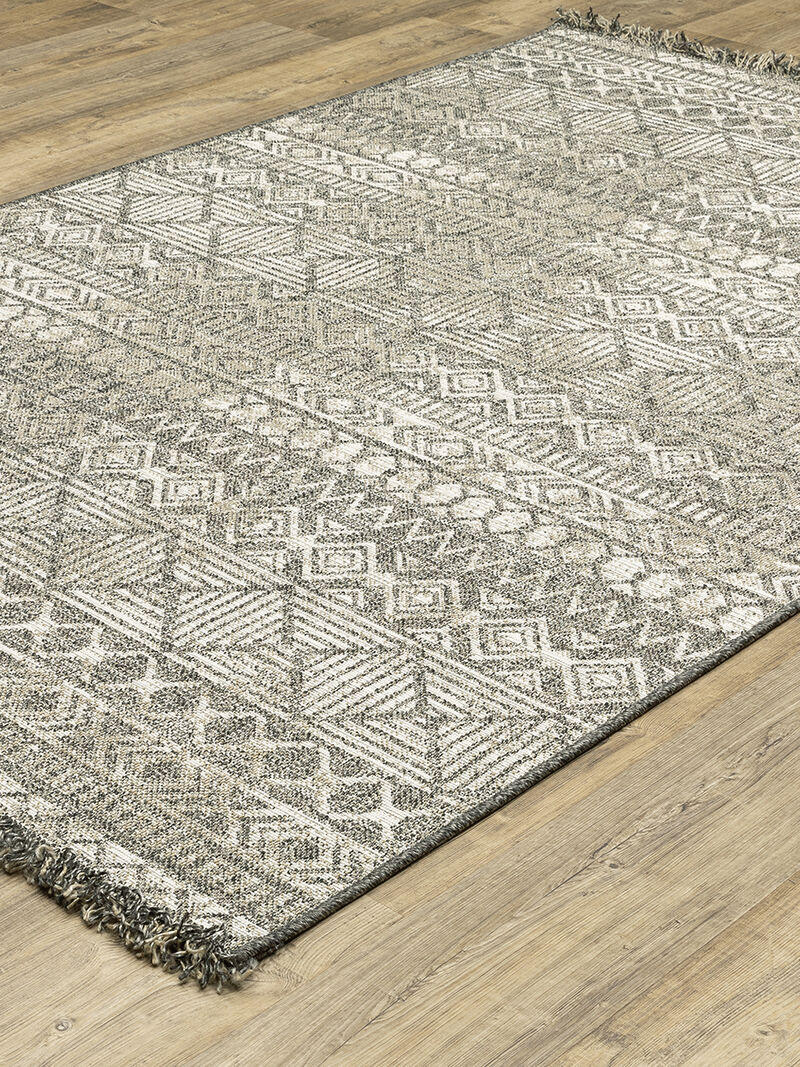 Gillian 3'3" x 5' Beige Rug