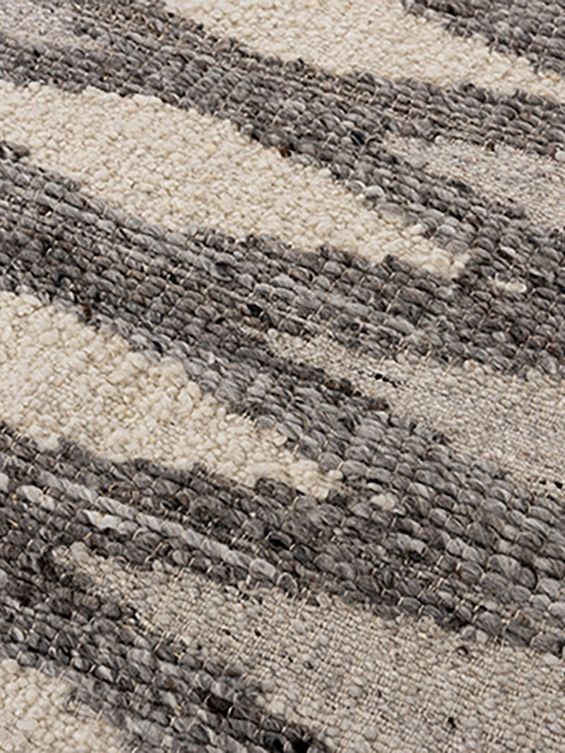 Nova NVA949 5' x 7'6" Rug