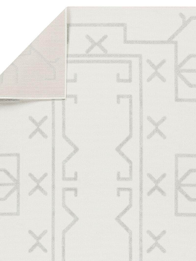 Kysa Kasinda White 5'3" x 7'6" Rug