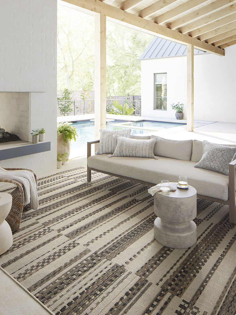 Rainier RAI08 Ivory/Taupe 3'11" x 5'11" Rug