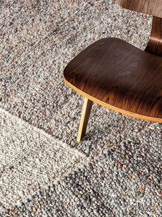 Quiet Time Hadren White 5' x 8' Rug