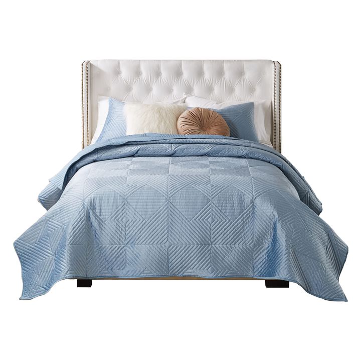 Ahab 3pc Full to Queen Quilt and Pillow Sham Set, Spa Blue Dutch Velvet