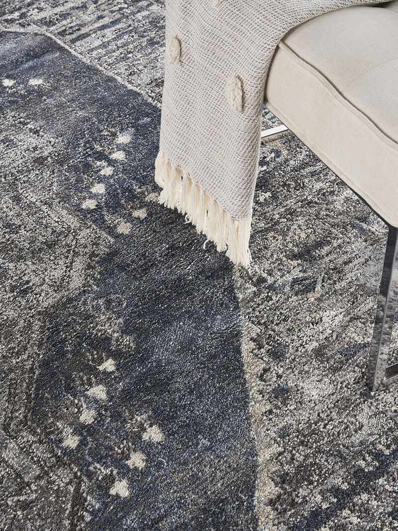 American Manor AMR02 Blue 3'11" x 5'11" Rug