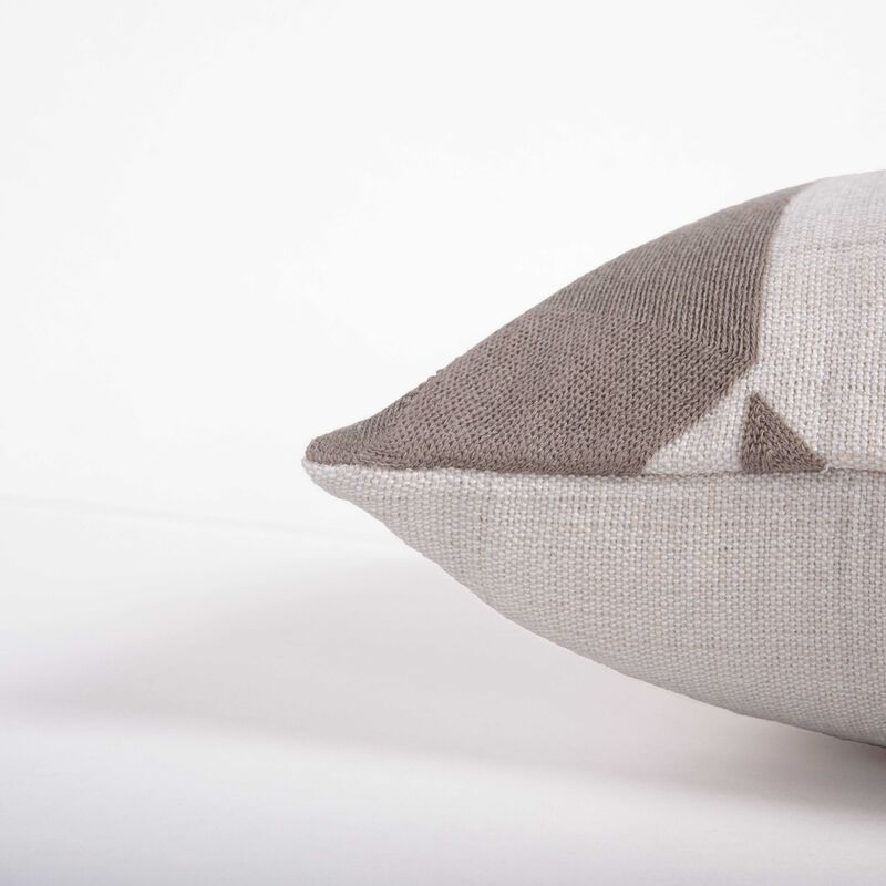 T22360 Pillow