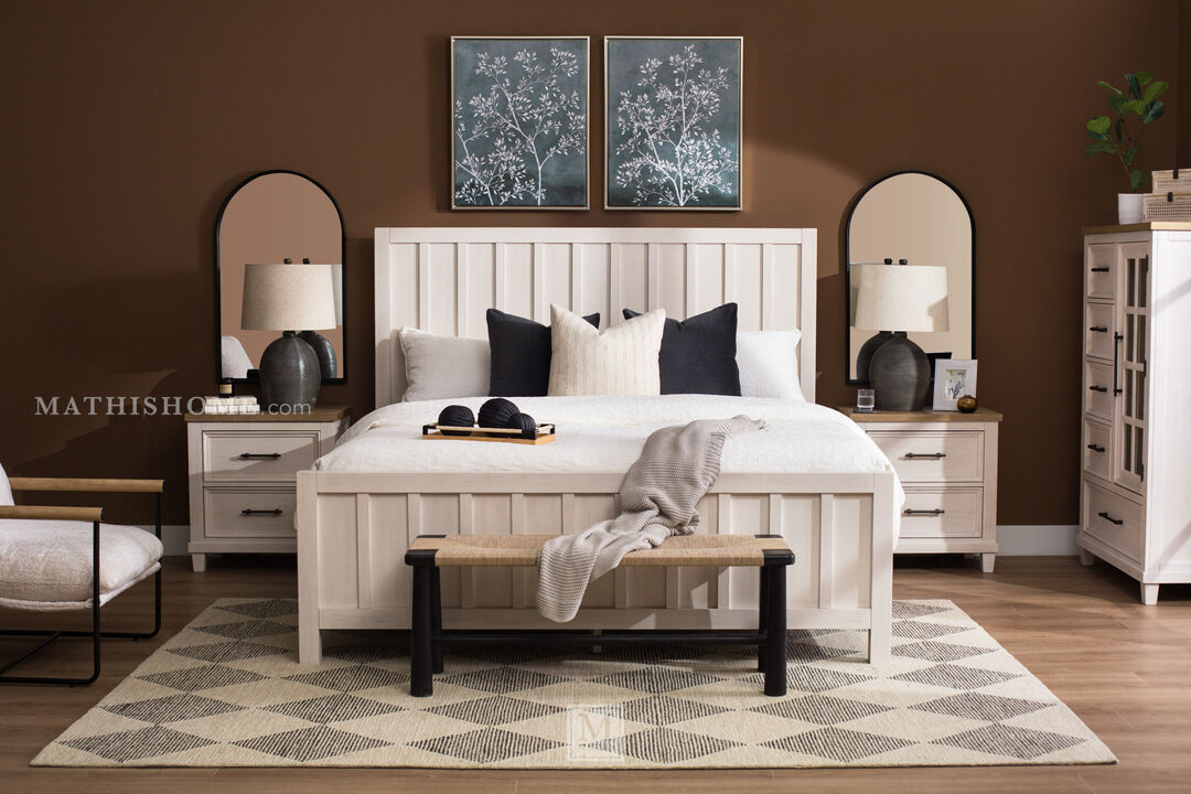 Shaybrock Queen Panel Bed